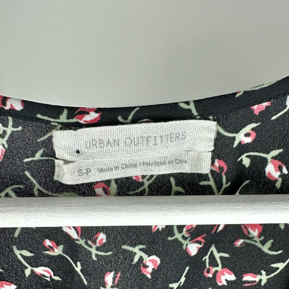 Urban Outfitters Black Floral Dress Boho Twee
Academia Indie Autumnal - Picture 3 of 6